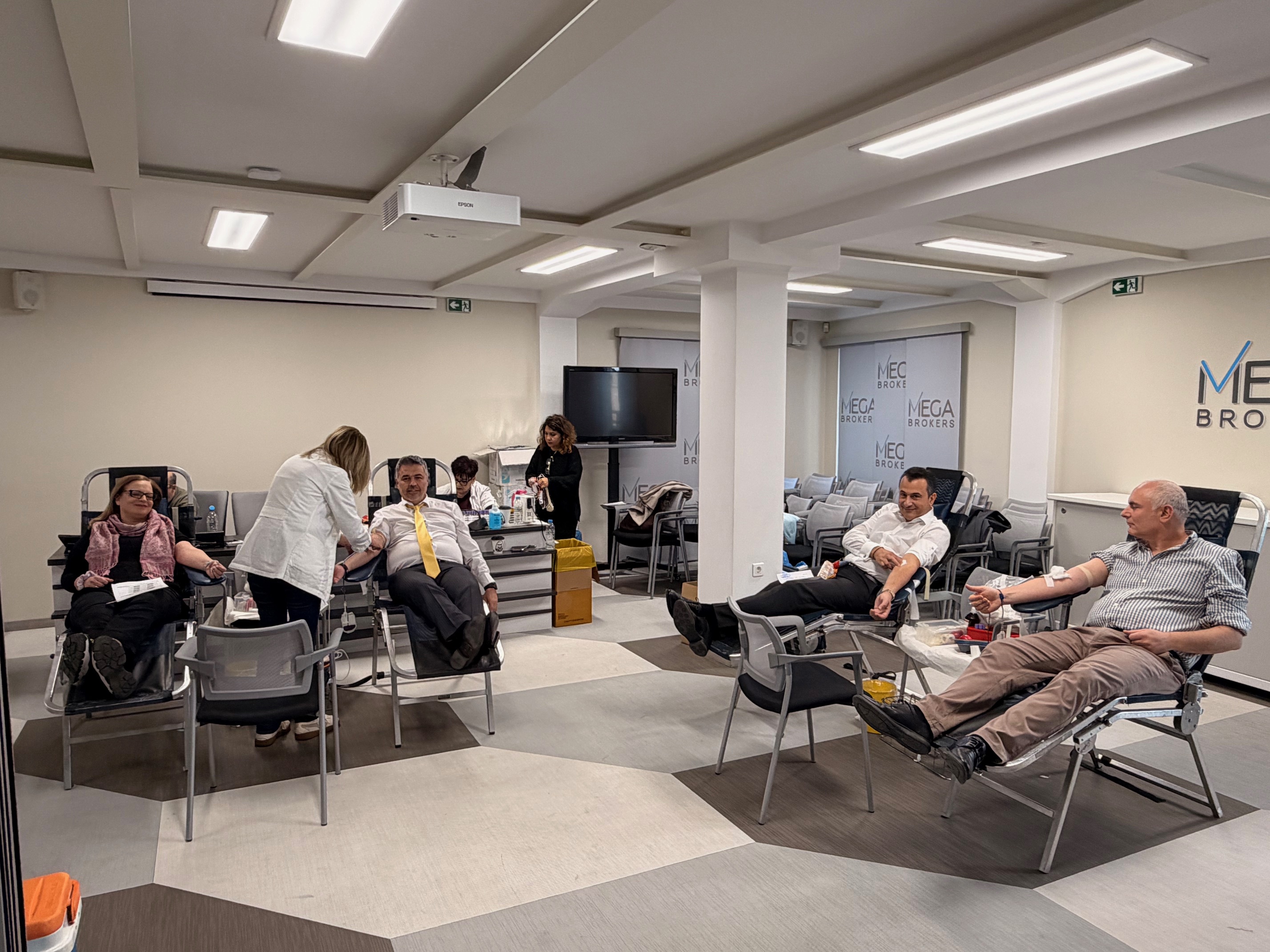 ΔΕΛΤΙΟ ΤΥΠΟΥ_Εθελοντική Αιμοδοσία της MEGA BROKERS: Μια πράξη προσφοράς και ζωής